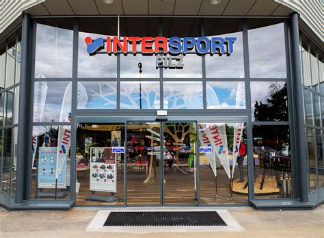 Intersport Shops .